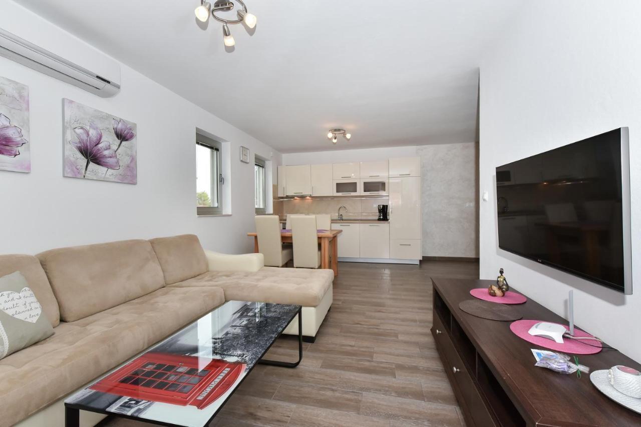 Apartmani Iva Вир Екстер'єр фото