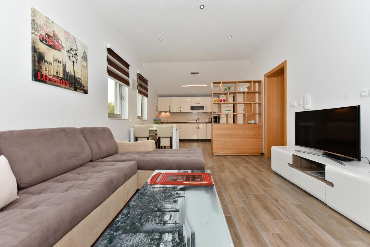 Apartmani Iva Вир Екстер'єр фото
