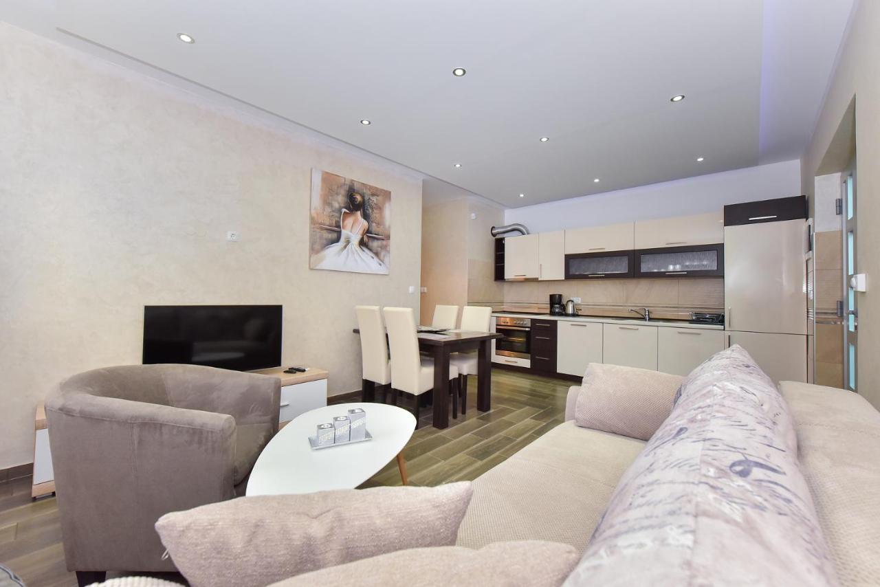 Apartmani Iva Вир Екстер'єр фото